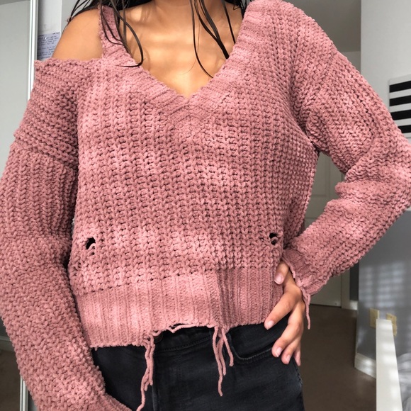 Brandy Melville Sweaters - NWT Super Soft Rose Sweater